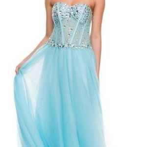 NEW! Beautiful Strapless Long Evening Dress